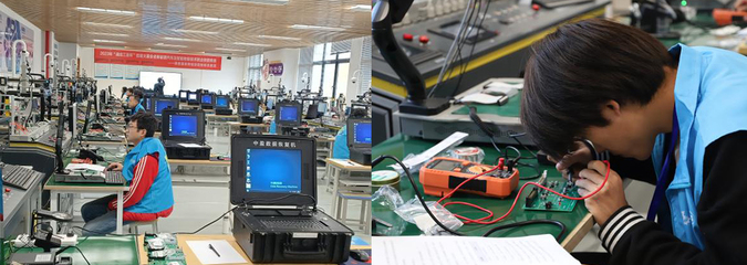 2023年&ldquo;湖北工匠杯&rdquo;技能大賽 當(dāng)新能源汽車及智能物聯(lián)技術(shù)遇見(jiàn)成都平面設(shè)計(jì)